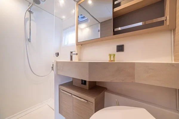 Lagoon 46 - Boatscribe.com