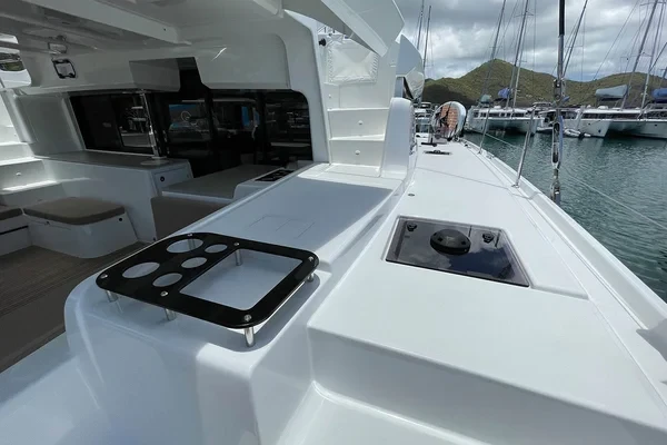 Lagoon 46 - Boatscribe.com