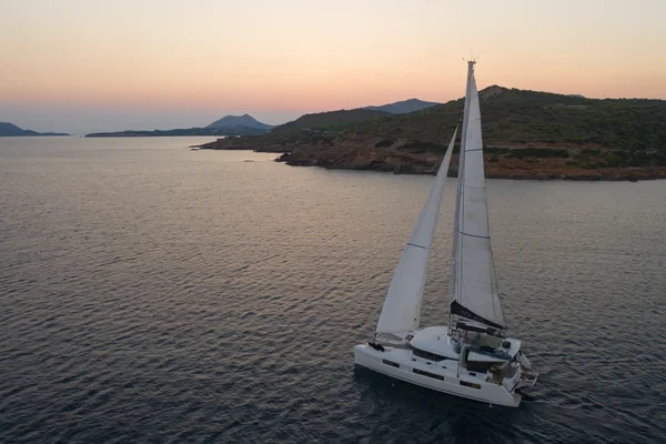 Lagoon 50 - Boatscribe.com