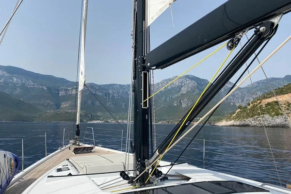 Oceanis 62 - Boatscribe.com