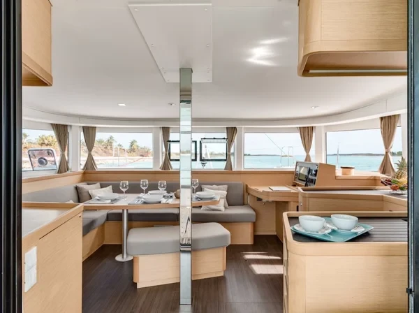Lagoon 42 - Boatscribe.com