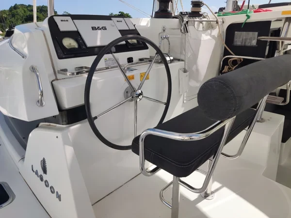 Lagoon 42 - Boatscribe.com