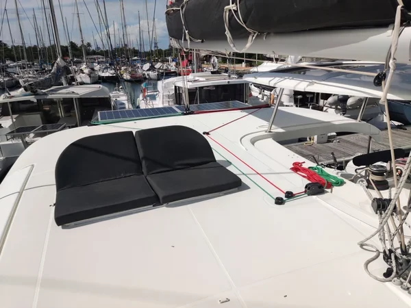 Lagoon 42 - Boatscribe.com