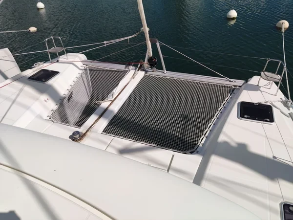 Lagoon 42 - Boatscribe.com