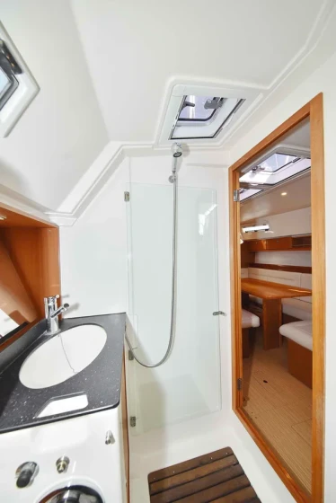 Bavaria 40 Cruiser - Boatscribe.com