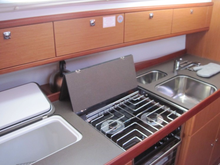 Bavaria 41 Cruiser - Boatscribe.com