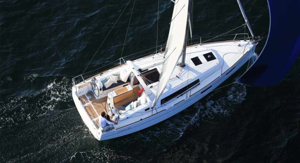 Oceanis 35 - Boatscribe.com