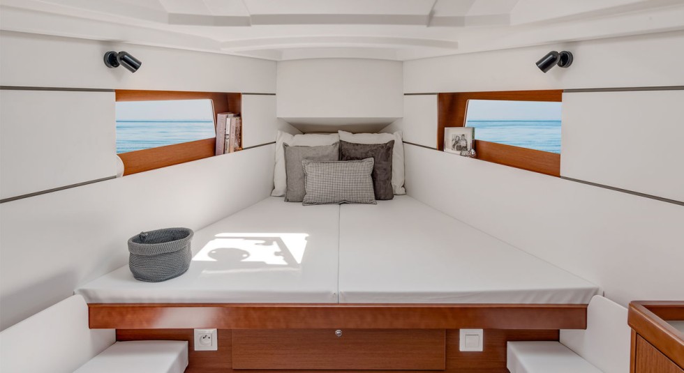 Oceanis 35 - Boatscribe.com