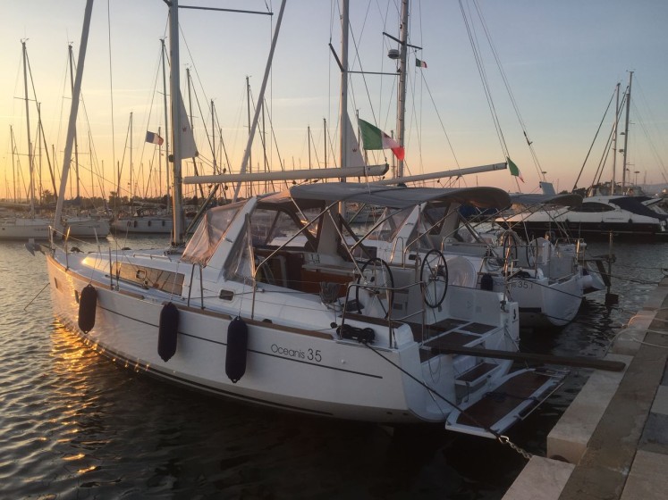 Oceanis 35 - Boatscribe.com