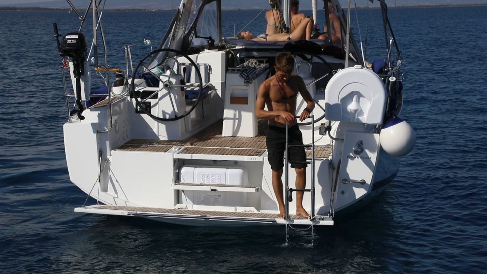 Oceanis 35 - Boatscribe.com