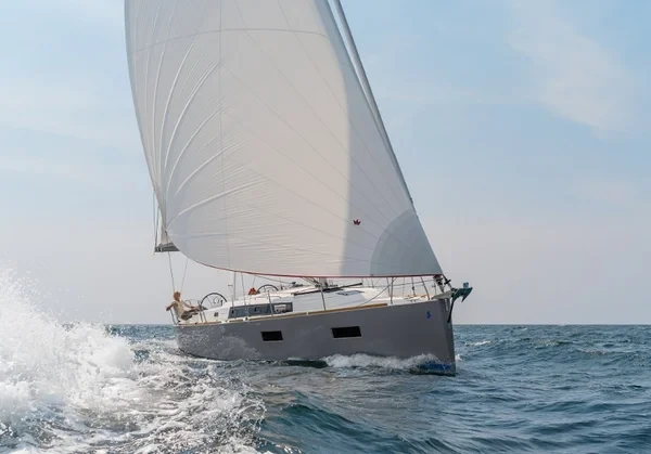 Oceanis 38 - Boatscribe.com