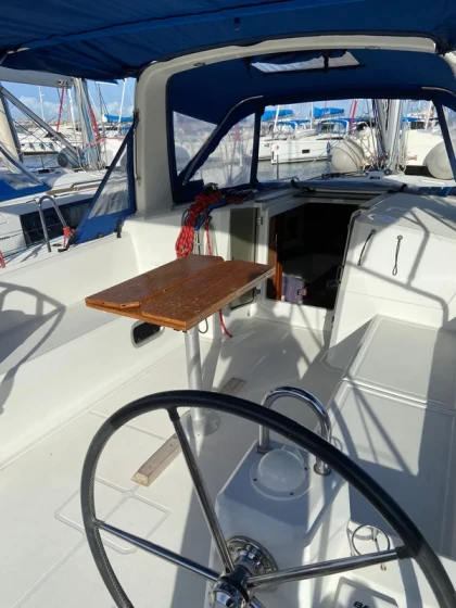 Oceanis 38 - Boatscribe.com