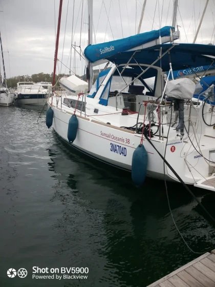 Oceanis 38 - Boatscribe.com