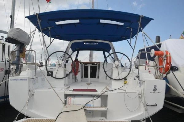 Oceanis 38 - Boatscribe.com