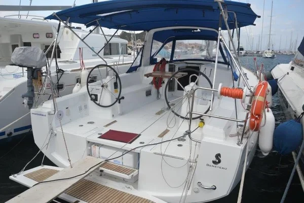 Oceanis 38 - Boatscribe.com