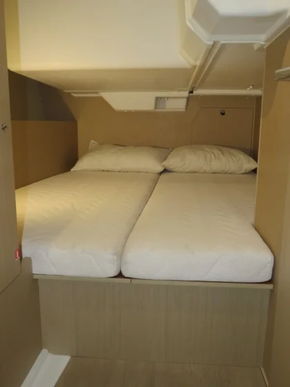 Oceanis 38 - Boatscribe.com