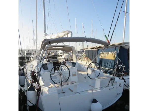 Oceanis 38 - Boatscribe.com