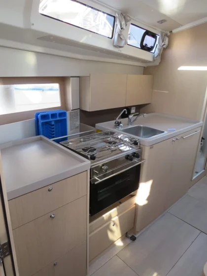 Oceanis 38 - Boatscribe.com