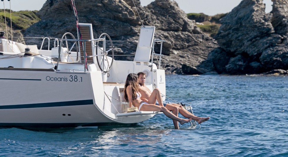 Oceanis 38.1 - Boatscribe.com