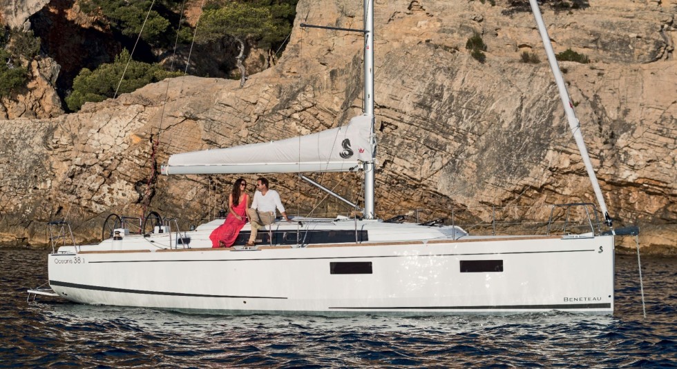 Oceanis 38.1 - Boatscribe.com