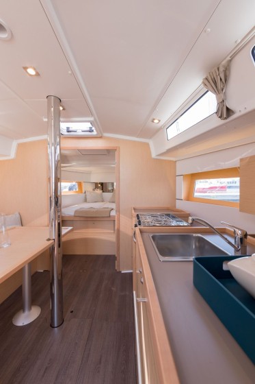 Oceanis 38.1 - Boatscribe.com
