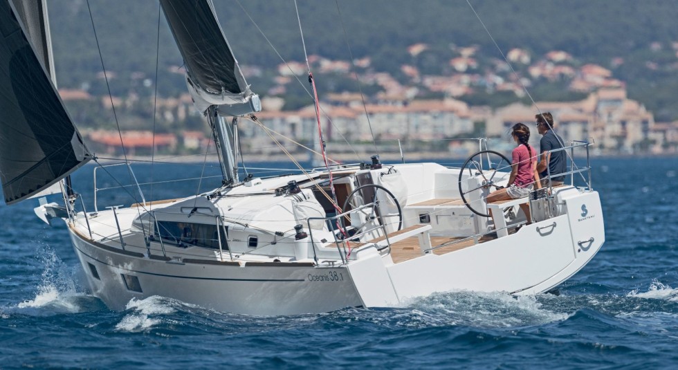Oceanis 38.1 - Boatscribe.com