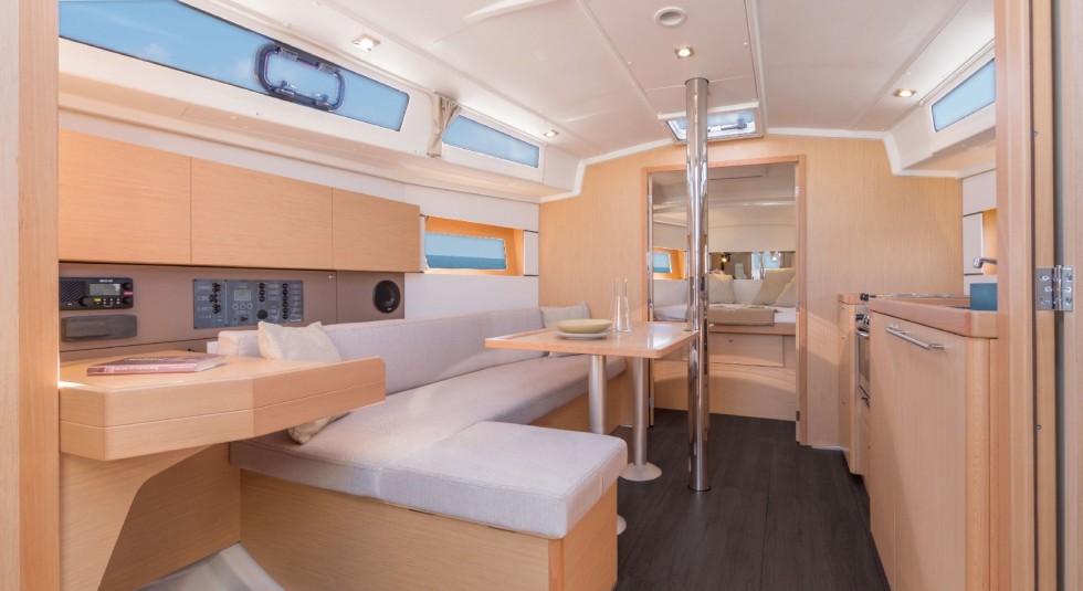 Oceanis 38.1 - Boatscribe.com