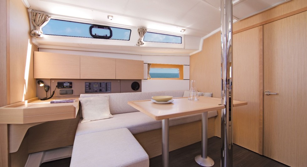 Oceanis 38.1 - Boatscribe.com