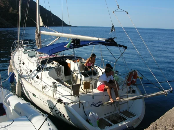 Oceanis 41.1 - Boatscribe.com