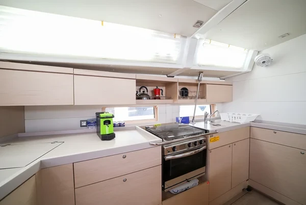 Oceanis 46.1 - Boatscribe.com