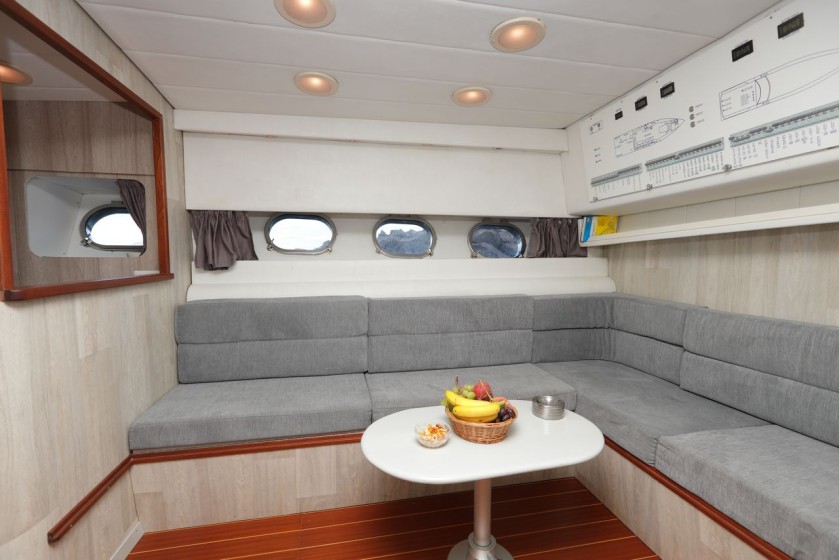 Cantiere di Baia B 50 - Boatscribe.com