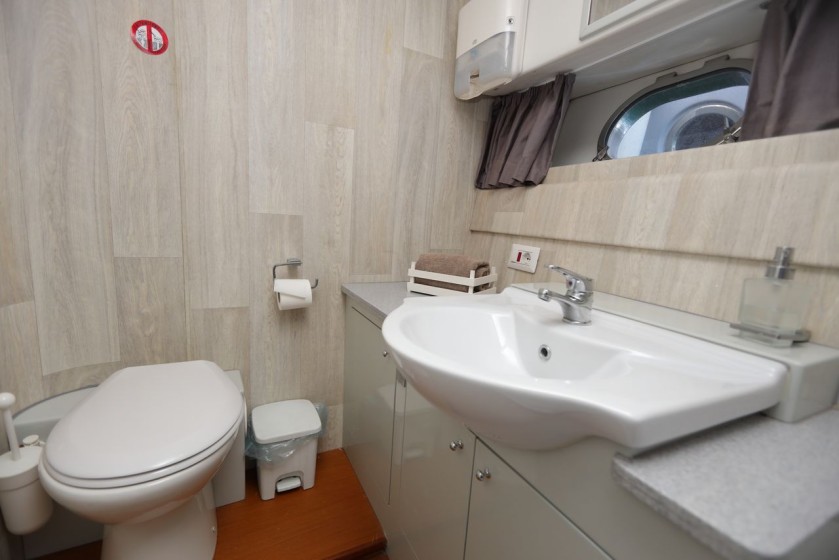 Cantiere di Baia B 50 - Boatscribe.com