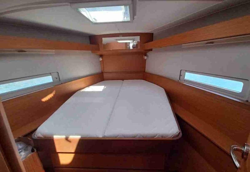 Dufour 430 - Boatscribe.com