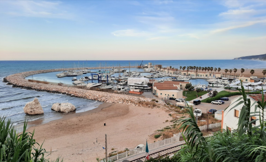 Dufour 430 - Boatscribe.com