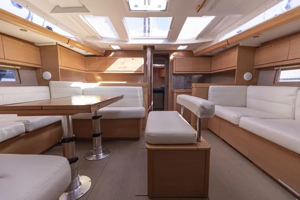 Dufour 500 GL - Boatscribe.com