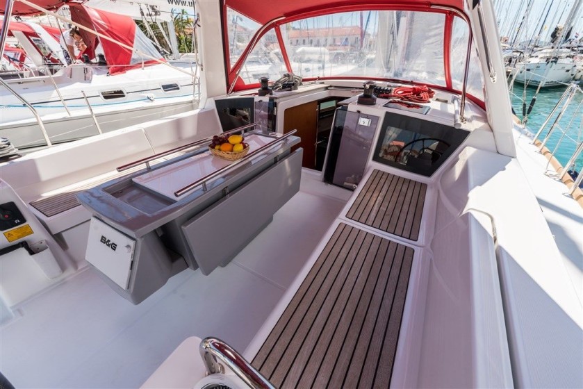 Oceanis 41 - Boatscribe.com