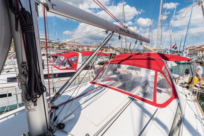 Oceanis 41 - Boatscribe.com