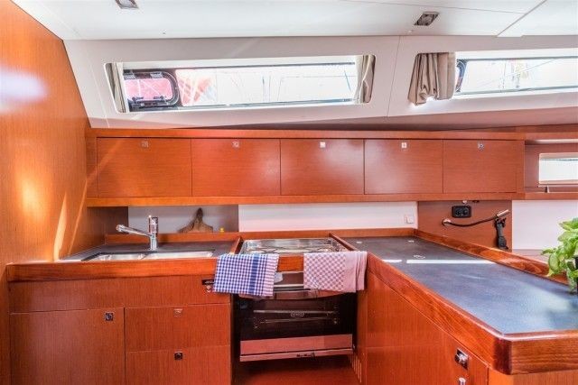 Oceanis 41 - Boatscribe.com