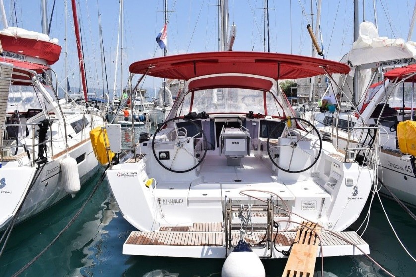 Oceanis 41 - Boatscribe.com