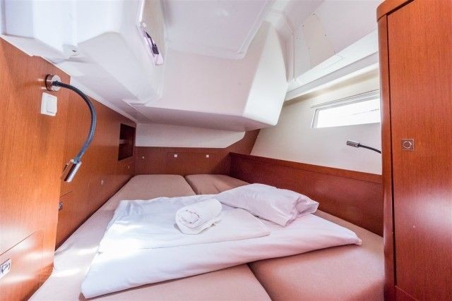 Oceanis 41 - Boatscribe.com