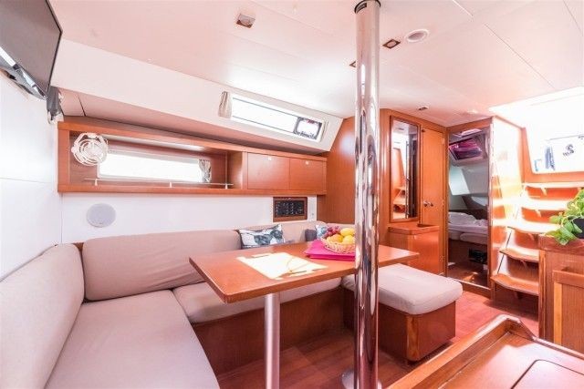 Oceanis 41 - Boatscribe.com