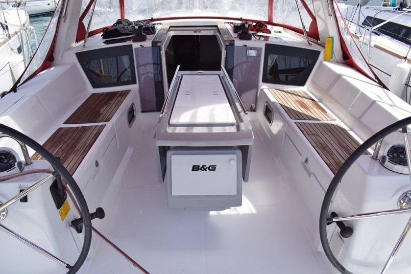 Oceanis 41 - Boatscribe.com