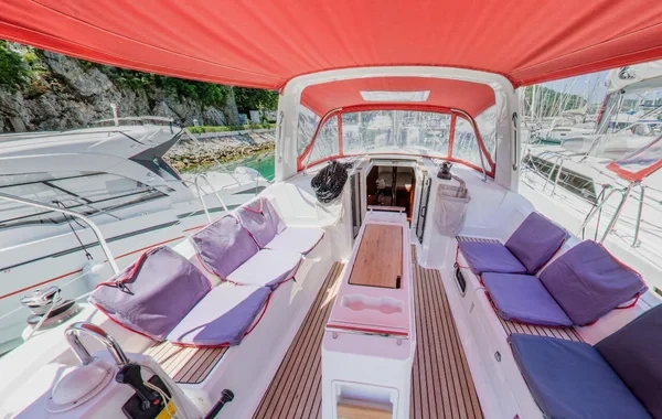 Oceanis 38.1 - Boatscribe.com