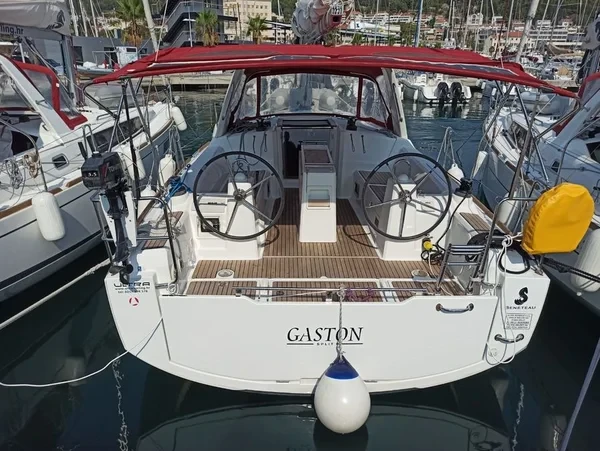 Oceanis 35 - Boatscribe.com