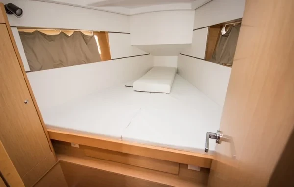 Oceanis 35 - Boatscribe.com