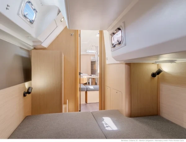 Oceanis 35 - Boatscribe.com
