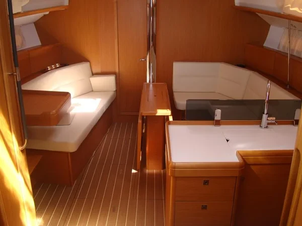 Sun Odyssey 42i - Boatscribe.com