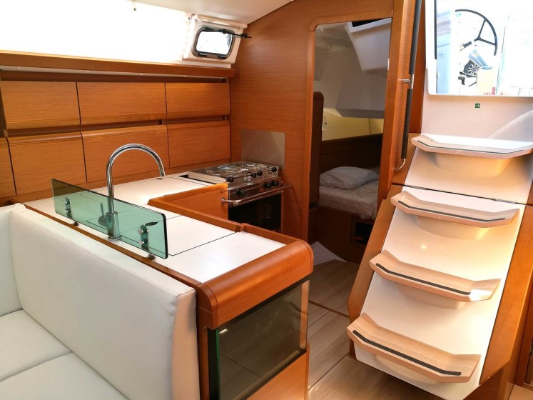 Sun Odyssey 449 - Boatscribe.com
