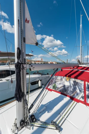 Oceanis 38 - Boatscribe.com