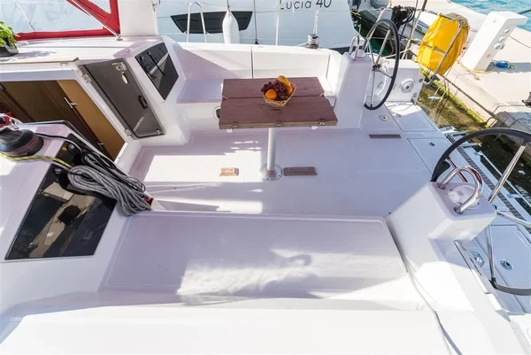 Oceanis 38 - Boatscribe.com